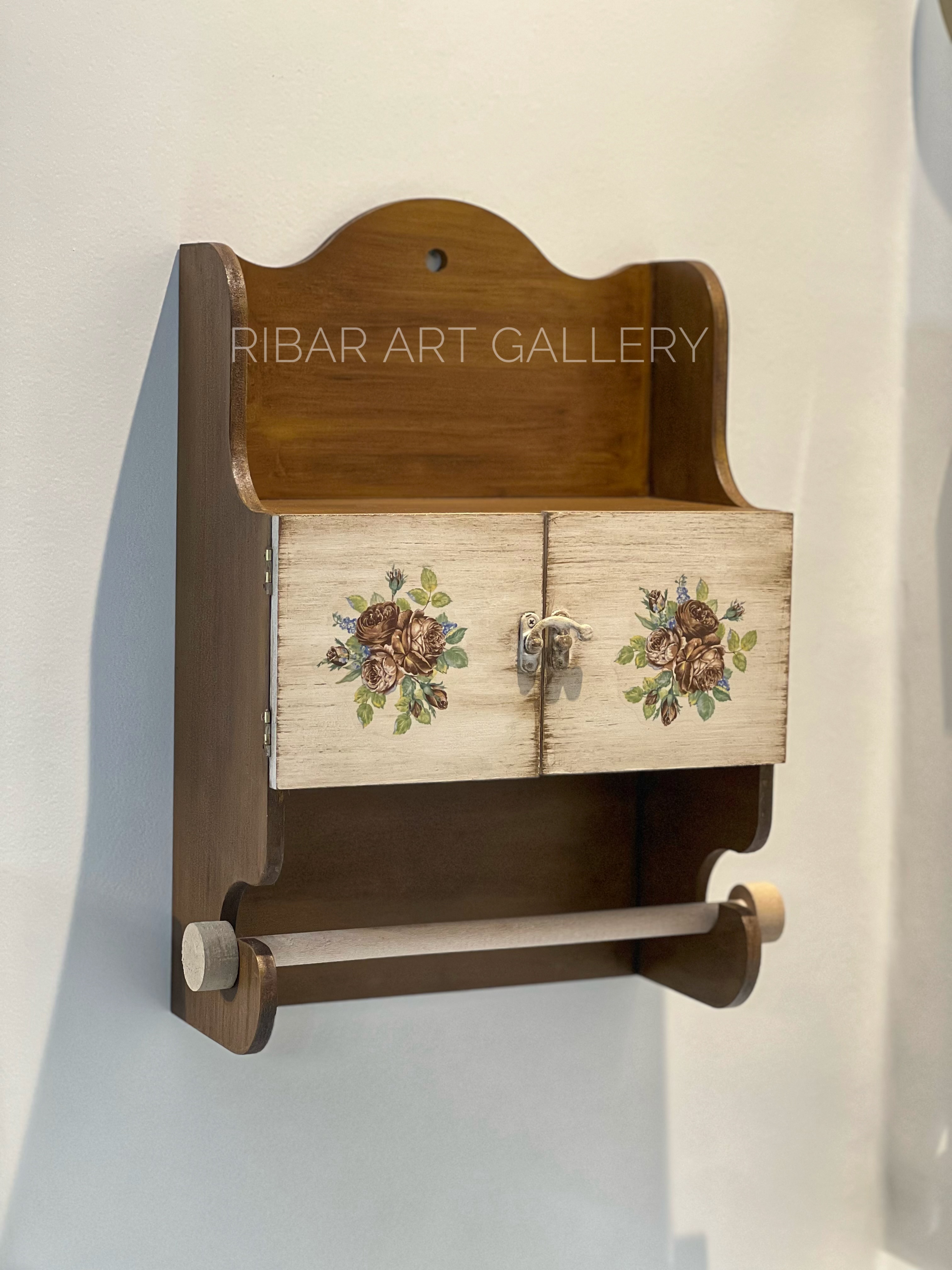 آویز دستمال کمد دار